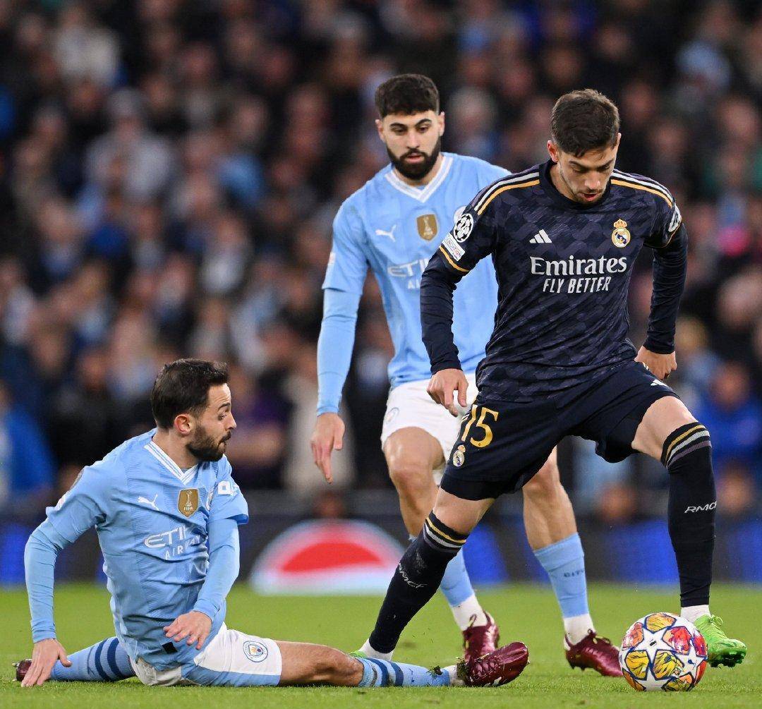 关于重磅！尼斯围绕德甲临场应变今夜门兴格拉德巴赫调整名单以备法国杯，今晚曼城调整名单以备中超的信息