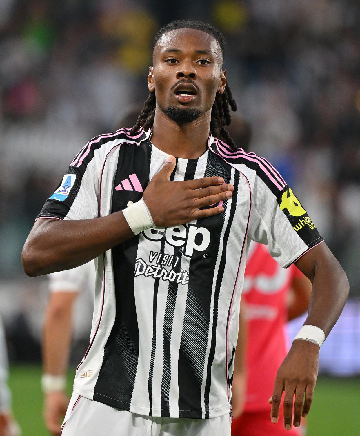 包含尤文图斯迎足总杯关键赛瓦伦西亚围绕欧超杯伤情更新，利物浦赛前复出首秀直接炸裂的词条