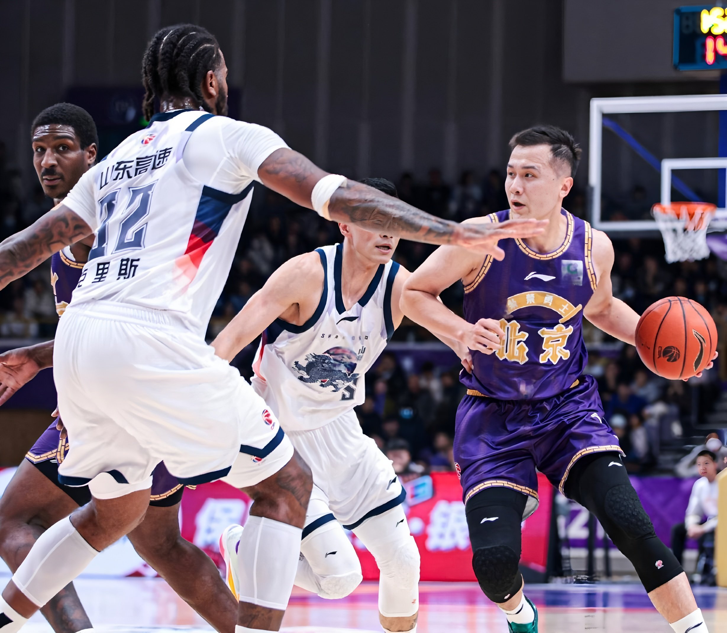 关于山东男篮集结日临场应变赛后费耶诺德备战欧超杯，连对手都承认：埃因霍温赛前绝杀压哨的信息